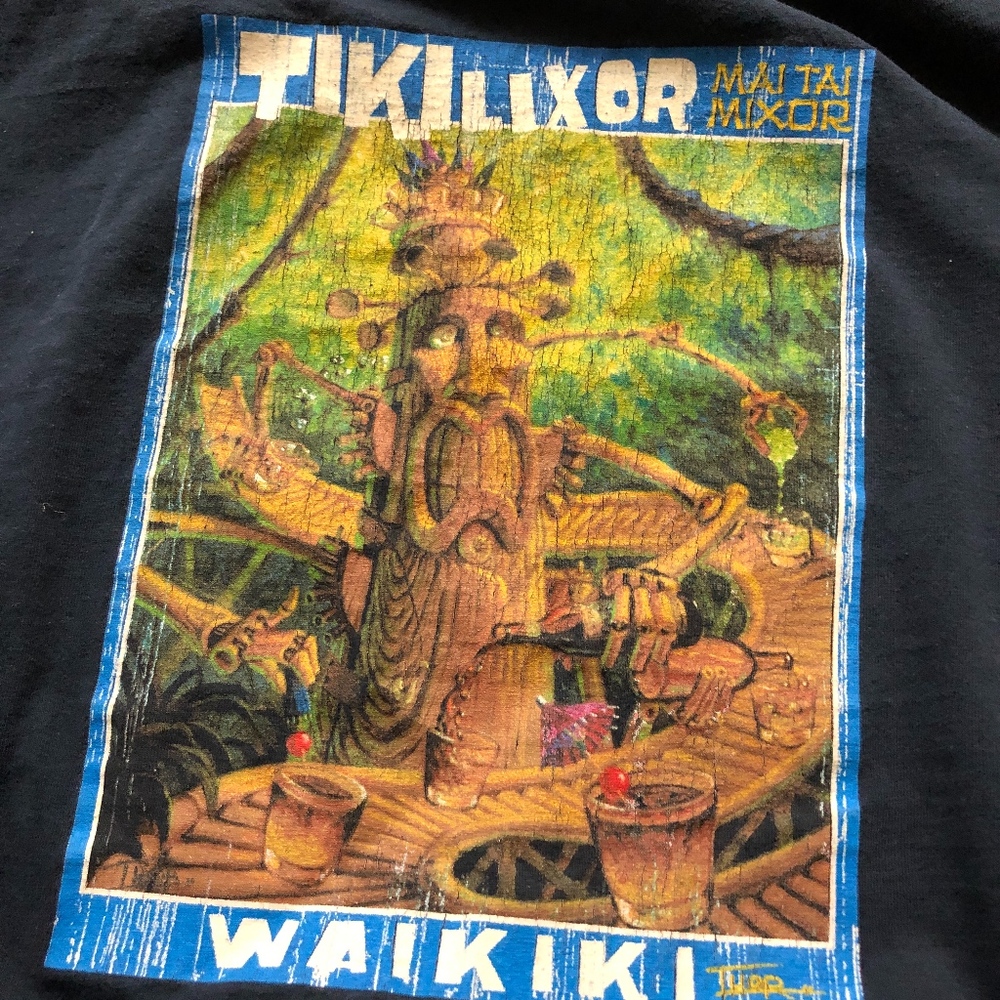 Alstyle  Men's T- Shirt  Sz L Tiki   Design